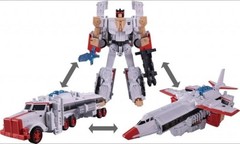 Transformers Street Fighter II x Optimus Prime Ryu vs Megatron M. Bison 35th Ann