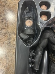Bruce Wayne Hot Toys 1/6