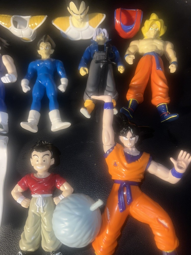 17 Dragon Ball Z DBZ Action Figures Lot 1989-2000 Various Years And Brands