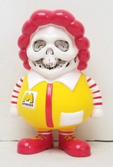 Mindstyle 4″ Popaganda Ron English X Secret Base MC Supersized Skull Face Figure