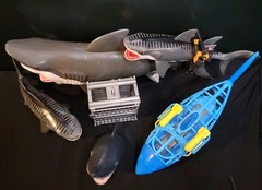 Animal Planet Shark Submarine Adventure Playset Lot Extra Sharks & Diver & Cage