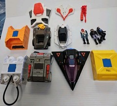 StarCom 1986 Vehicles, Figures, Fuel Station, Storage Extra Parts (Bk13)