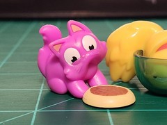 Hasbro Lost Kitties Lot of 3 Cats Collectible Mini Figures Munch Chunks Kit-twin