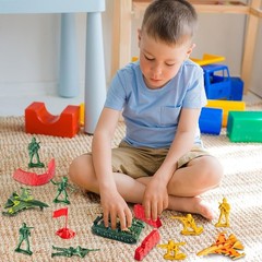 Military Toy Soldiers and Accessories Set – Perfect for Boys’ Birthday Surprises