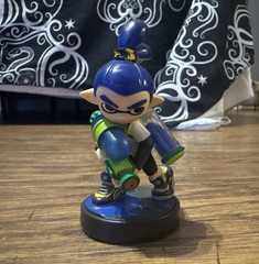 Nintendo Splatoon Inkling Blue Figurine w/ Ink Blaster & Water Tank Backpack
