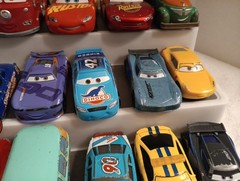 Disney Pixar Cars Lot Of 25 Die-Cast Metal Plastic 1:43 And 1:55 Scale Lightning