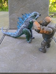Lot of 2 Playmates Monsterverse Godzilla VS Kong Battle Damage 6″ ToHo Figures