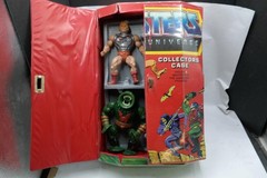 Collector’s Case Complete holds 8 Masters of the Universe with 4 figures