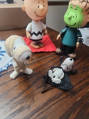 Peanuts Its The Great Pumpkin Charlie Brown Snoopy Linus Schroeder Figure Lot