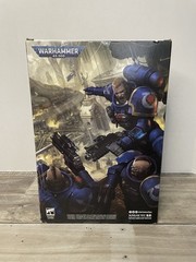 McFarlane Warhammer 40k Lieutenant in Phobos Armour Ultramarines 7in Figure NEW
