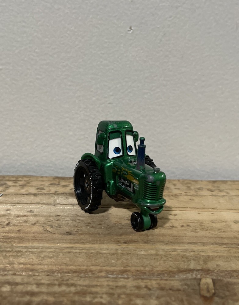 Disney Pixar Cars Shiny Wax Racing Tractor #82 Tractor Training Mattel