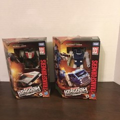 Transformers Kingdom War for Cybertron Deluxe Class Wheeljack , Autobot Pipes