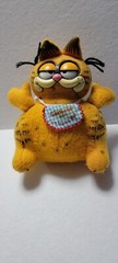 GARFIELD TALKING PULL STRING Plush LASAGNA BIB 1983 United feature