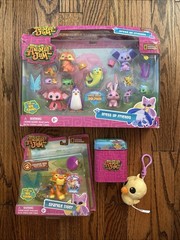 Animal Jam Figures WildWorks Jazwares Plush Tin Sparkle Tiger Dress Up Friends