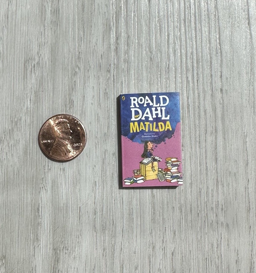 Zuru Mini Brands Books Series 1 Roald Dahl Matilda Collectable Mini Book