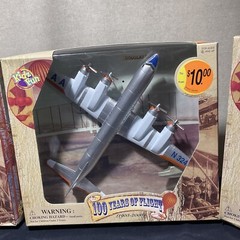 P-38 Lightning/B17/DOUGLAS DC-7 N324AA 100 YEARS OF FLIGHT KIDZ FUN LOT OF 4