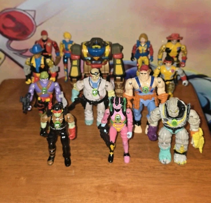 Vintage Bionic Six ljn Complete with Weapons Set of 13 Figures with 5 Card Backs