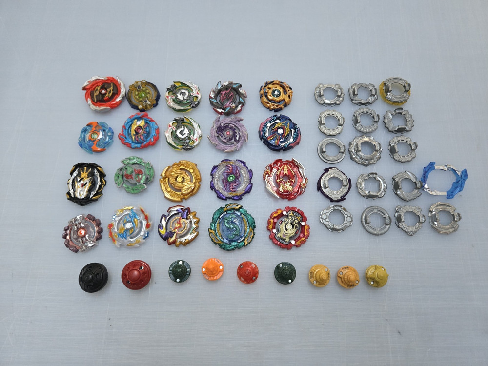 Huge Lot Beyblade metal Burst 24 Pc Beyblade Metal Collection