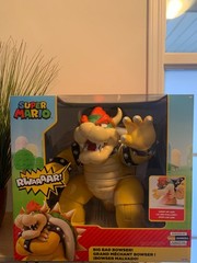 Big Bad Bowser Super Mario Action Figure 12” Light Up Sound Jakks Pacific NEW