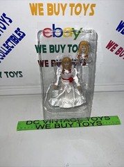 NECA The Conjuring Universe – Annabelle Comes Home – Annabelle Action Figure 8″