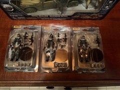 BBI 1:18 Blue Box Toys Elite Force Lot of 3 Figures w/ Humvee JoyToy