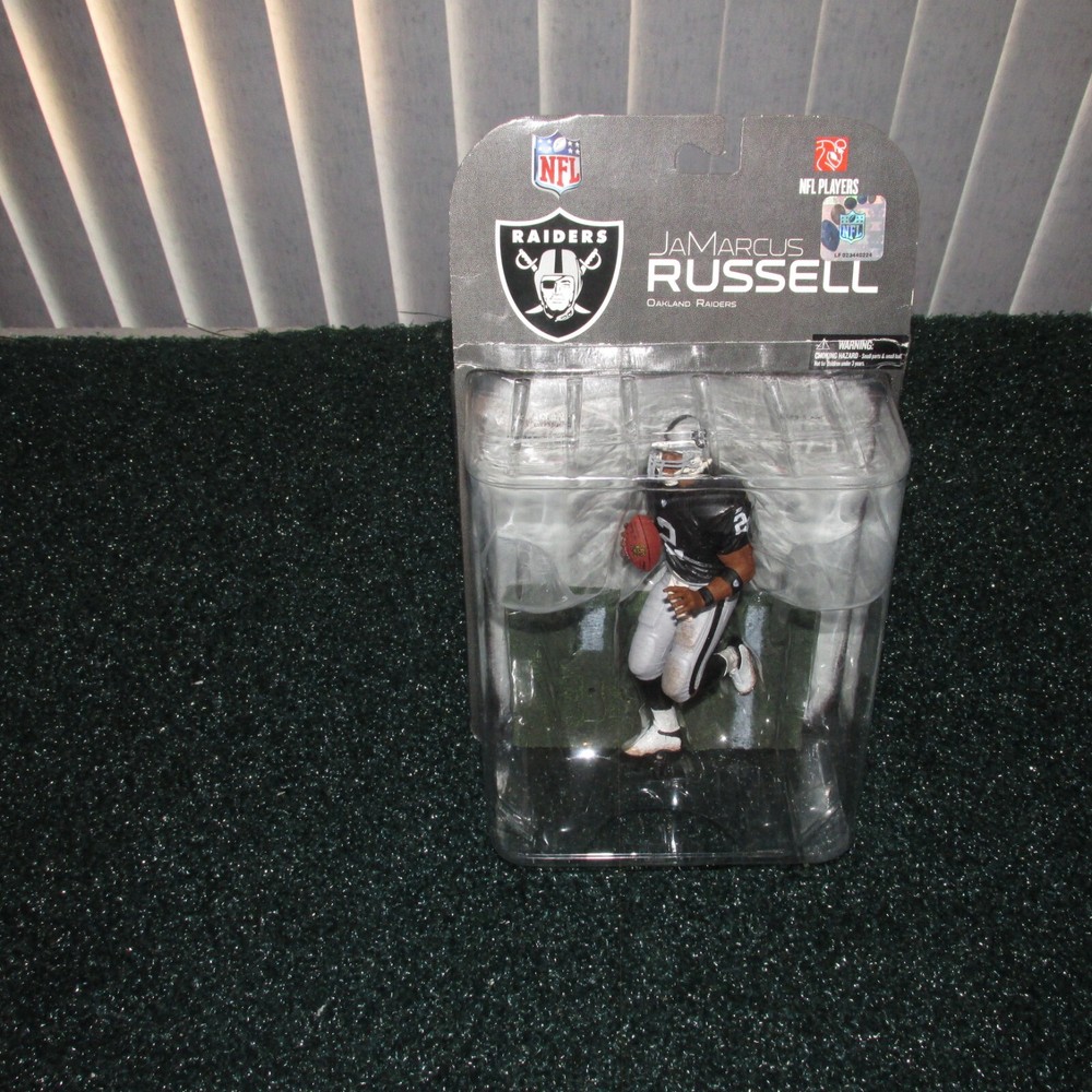 McFarlane 2008 JaMarcus Russell Oakland Raiders series 17 (rookie piece)
