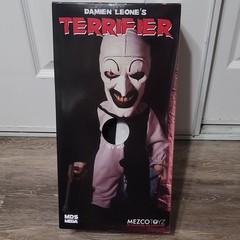 Mezco MDS Mega Scale Terrifier Art the Clown 15″ Talking Figure PRE-OWNED
