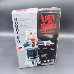 Vintage 1998 LOST IN SPACE The Classic Series Trendmasters 7” B-9 Robot