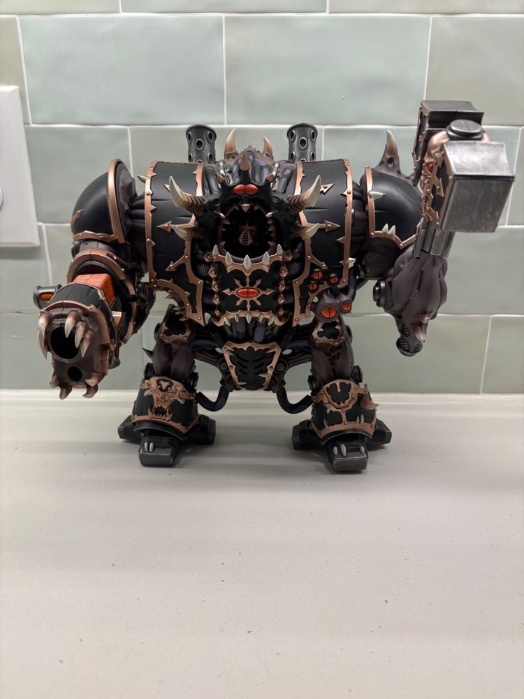 JOYTOY Warhammer 40k Black Legion Helbrute Collectible Action Figure 1/18