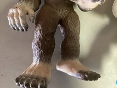 2015 Toys R Us 16 Inch Vinyl Rubber Yeti And Bigfoot Figures LOT Maidenhead