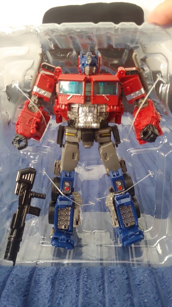Transformers Studio Series SS 38 Bumblebee Movie Optimus Prime Complete Figure