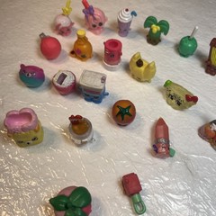 Mini Shopkins lot of 24 mini figures mixed series plus accessories