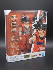BANDAI S.H.Figuarts Dragonball Z Son Goku The Kind Hearted Saiyan Action Figure