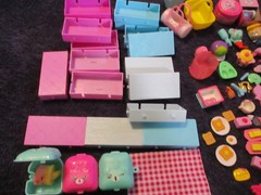 Shopkins- Disney Happy Places Mixed – Moose Figures, Accessories – Large Lot