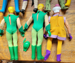 Lot of (14) vintage MEGO figures , solid bodies and accessories – DC, Star Trek+