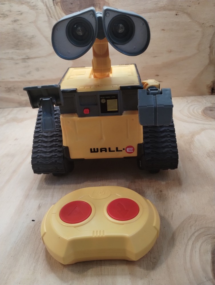 Thinkway Toys RC WALL-E Robot with Remote 8.5″ WORKS batteries not included