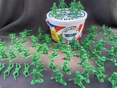 Toy Story Bucket O’ Soldiers 72++! Piece Set Disney Store Exclusive Vintage!!