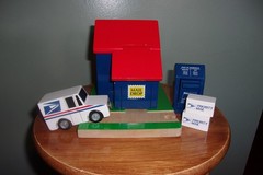 ERTL HOMETOWN ROADWAY UNITED STATES POST OFFICE 7 PC. SET GOOD COND. MAILBOX +