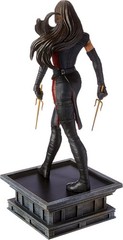 Marvel Gallery Elektra Netflix PVC Figure Diamond Select Toys 11in