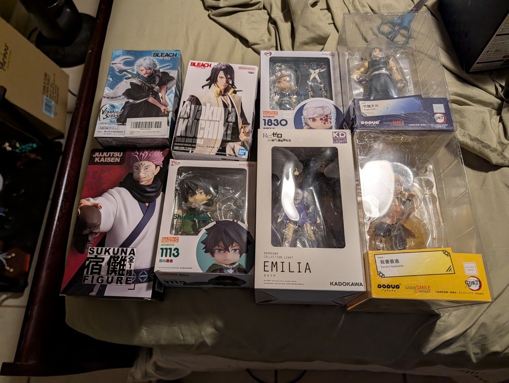 Prize Figures And Pup