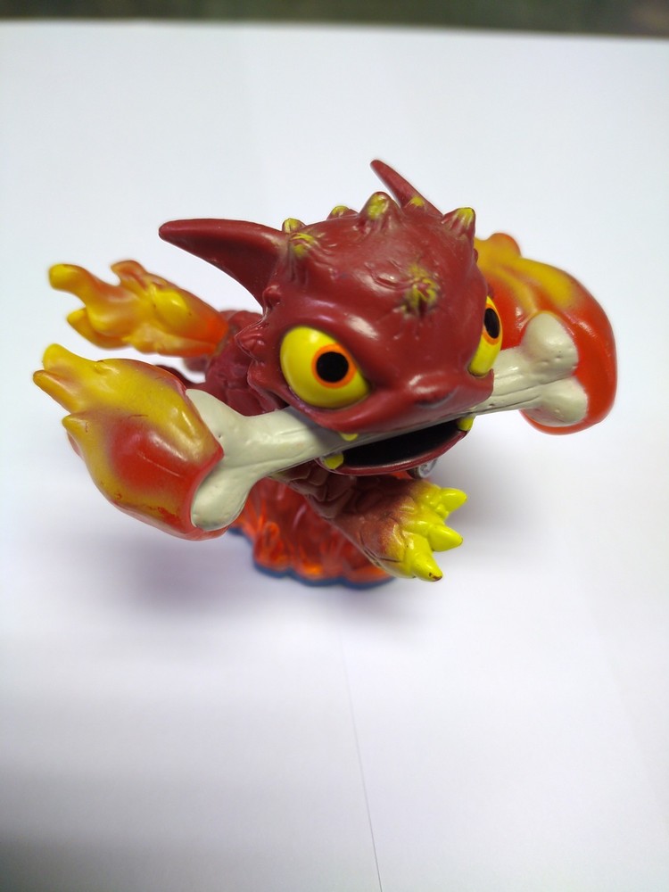 Skylanders Swap Force Fire Bone Hot Dog Figure Blue Base Tested Working