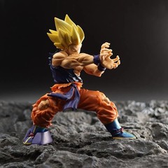 Dragon Ball Z Goku Action Figure Battle Damaged Super Saiyan Anime Model Toy