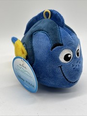 HALLMARK FLUFFBALLS Disney Finding Nemo DORY 3″ PLUSH BALL ORNAMENT Stuffed NEW