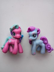 2 My Little Pony Ponyville Figures – Breezie Dreams Ribbon Wishes Pink Blue