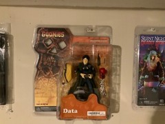 THE GOONIES – DATA 7-inch NEW scale action figure – Mezco Toys 2007 NIB MINT