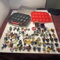 Huge! 50+ Roblox Action Figures & Accessories Collectors Carry Case – Mixed Lot
