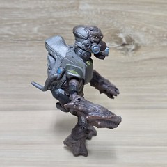 Halo Reach Series 4 Covenant Grunt Major Action Figure 2011 McFarlane With Mask