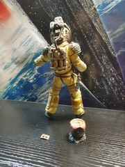 NECA Alien Kane 35th Anniversary Figure Nostromo Space Suit with Facehugger