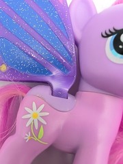 My Little Pony Glimmer Wings Daisy Dreams brushable hair Hasbro 2011 READ