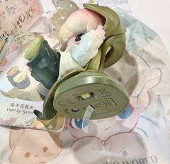 [With Gift] DIMOO Moments in Bloom Series Figures Secret – Light up Spring